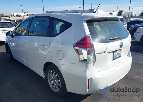 2016 Toyota Prius V Two z USA, uszkodzony, nr VIN JTDZN3EU5GJ042738